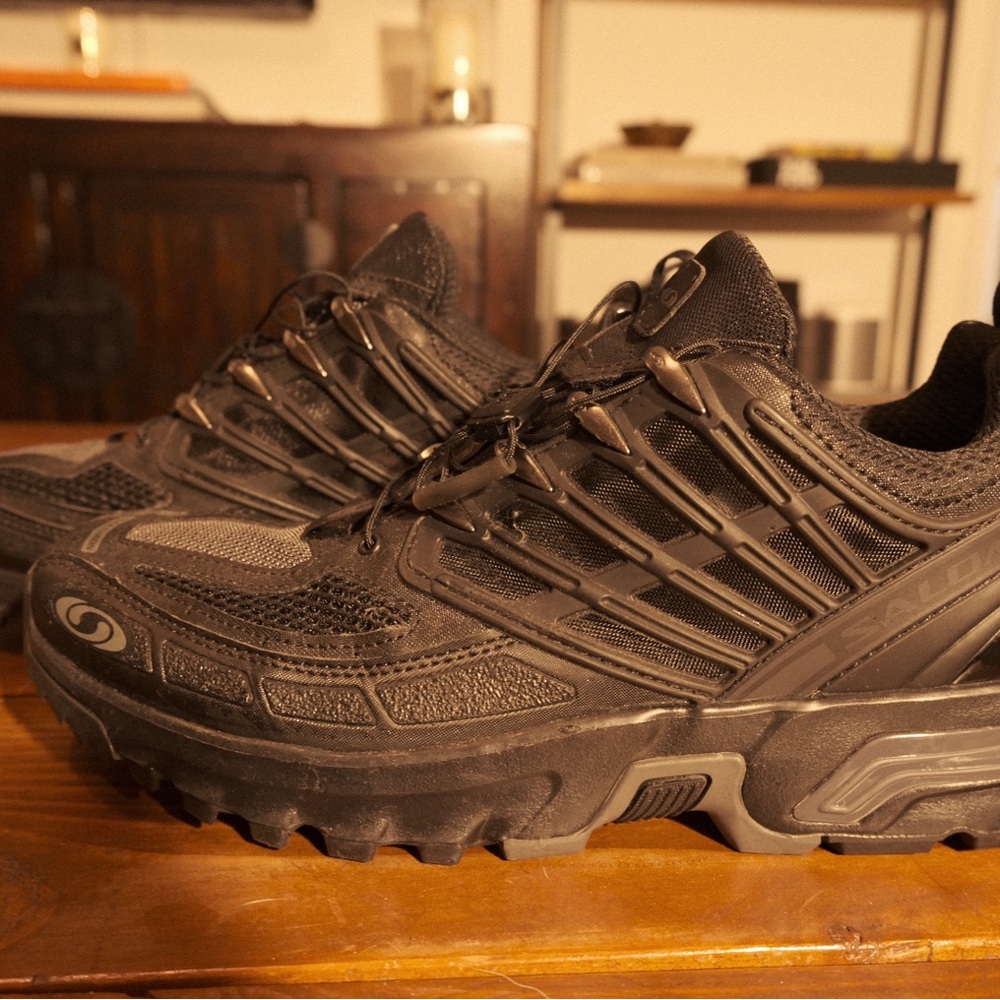 LIKE NEW - Salomon ACS PRO | Black | Men’s 10